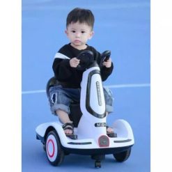 Xe Xoay 360 Độ Có Điều Khiển & Sạc Cho Bé Yêu