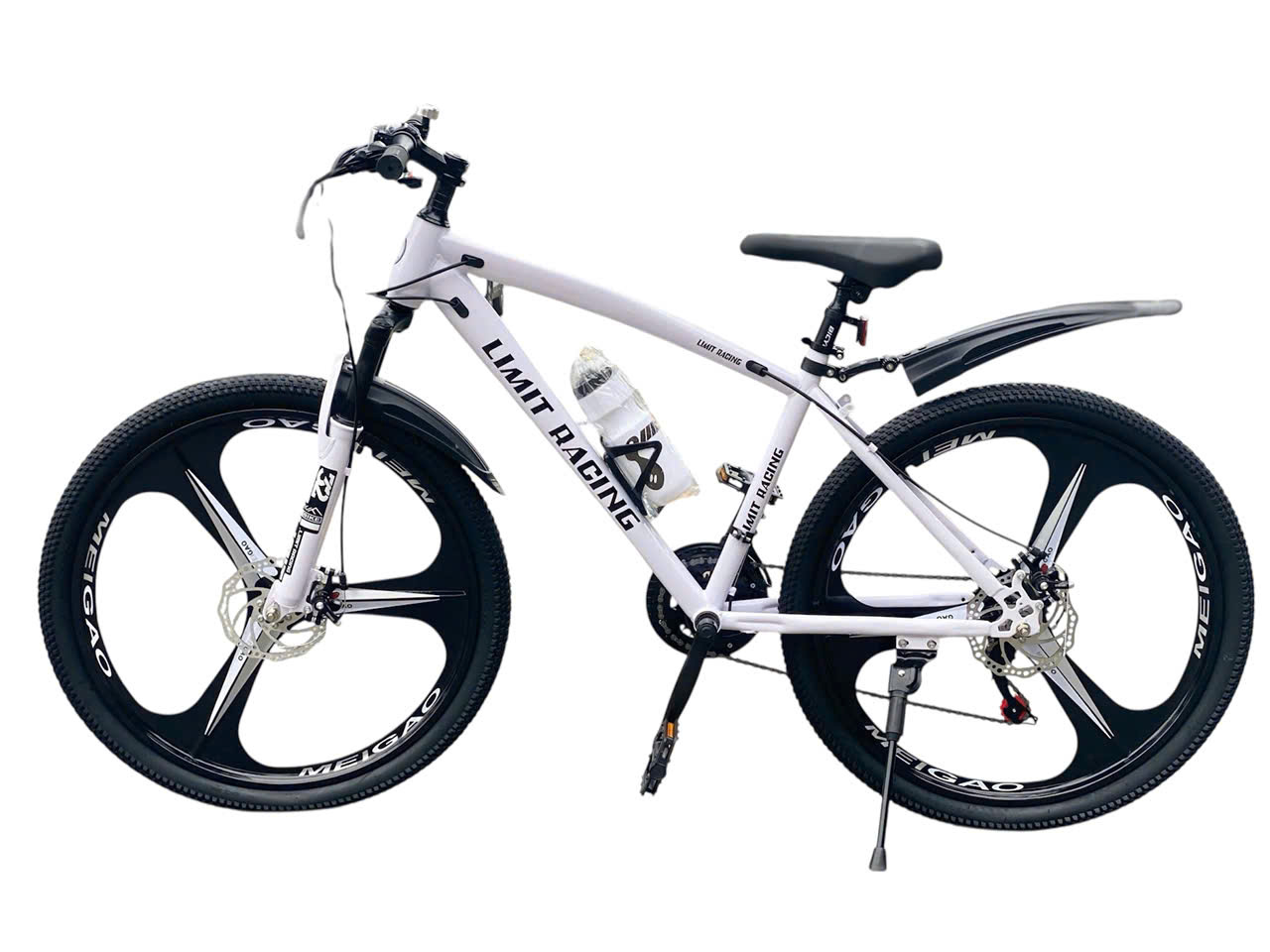 z7000832388976_0750e2a51596c0e572e35c5b62482ca1